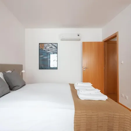 FLH Liberdade Contemporary Flat-3